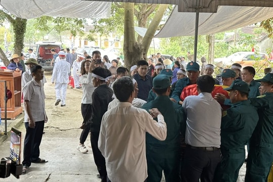 Đón nhận và an táng hài cốt liệt sĩ về đất mẹ Thanh Chương