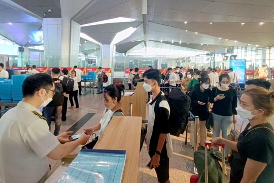 Nhiều khó khăn với hành khách đi máy bay tại Nghệ An