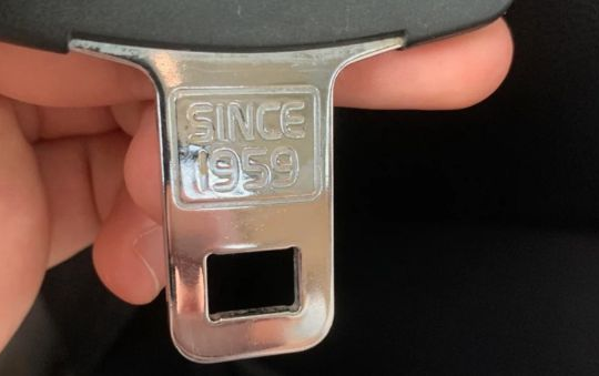 Ý nghĩa của dòng chữ trên đai an toàn xe ô tô, nhiều người chưa biết 