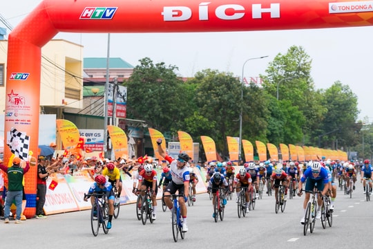 Cua-rơ Martin Laas thắng chặng Sầm Sơn - Vinh tại Cúp Truyền hình Thành phố Hồ Chí Minh 2024