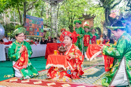 Lễ giỗ Đức Thánh Mẫu Liễu Hạnh tại đền Hồng Sơn (TP. Vinh)