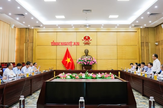 Đoàn kiểm tra Bộ Nội vụ làm việc với tỉnh Nghệ An