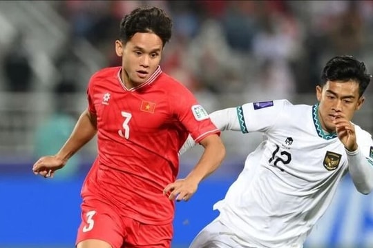 Quan Văn Chuẩn hoàn thành xong án phạt; Chấn thương do va chạm với cầu thủ Indonesia, Minh Trọng có nghỉ hết mùa giải?