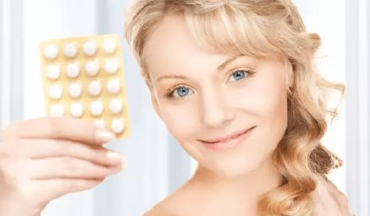 Uống vitamin C có làm trắng da?