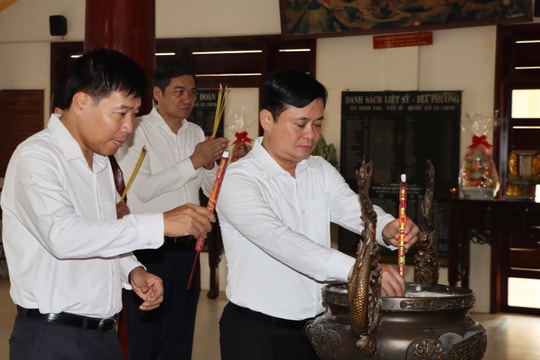 Đoàn công tác tỉnh Nghệ An dâng hương tưởng niệm tại các di tích lịch sử ở Bình Phước