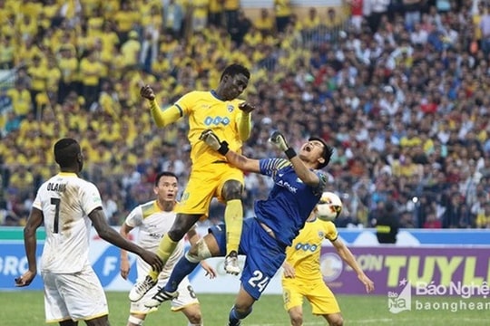 Thủ môn từng thi đấu cho Sông Lam Nghệ An và cuộc cạnh tranh khốc liệt ở phố núi