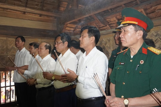 Con Cuông tổ chức lễ dâng hương nhân kỷ niệm ngày thành lập Chi bộ Đảng Môn Sơn