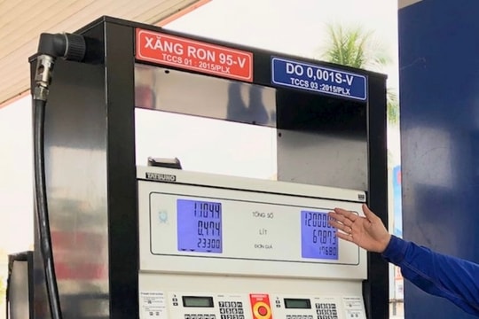 Người dùng ô tô ở Nghệ An vất vả tìm dầu diesel đạt chuẩn khí thải Euro 5 