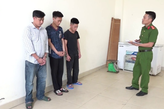 Video: Công an Nghệ An bắt 3 đối tượng trộm, tiêu thụ 2 tấn chó