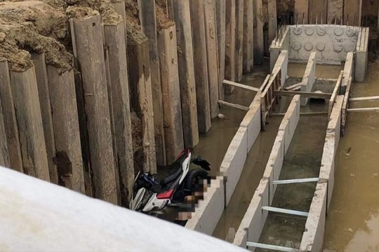 Phát hiện người đàn ông tử vong cạnh xe máy dưới mương nước trên đường 72m