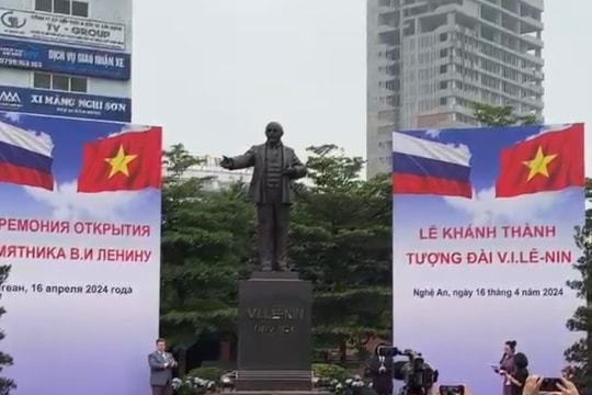 Chính thức khánh thành tượng đài V.I.Lê-nin tại TP. Vinh