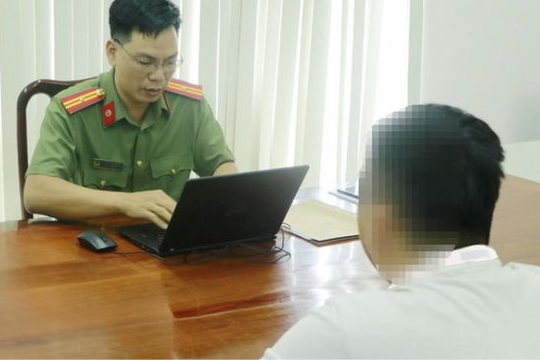 Bị lừa cài đặt app dịch vụ công giả mạo, người đàn ông mất 100 triệu trong nháy mắt