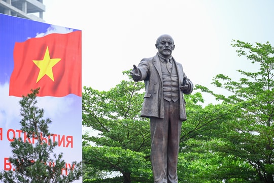 [Inforgraphics] Công trình tượng V.I.Lê-nin tại thành phố Vinh