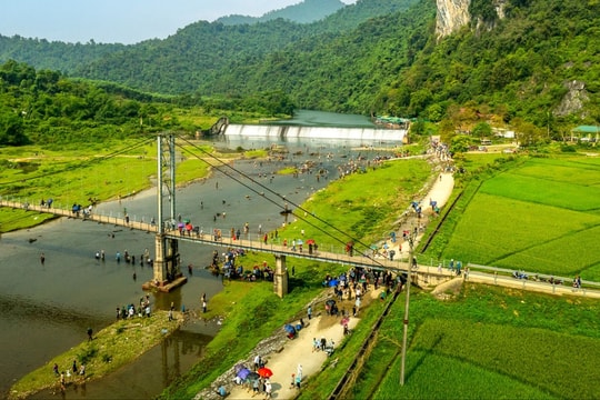 Có hẹn với Môn Sơn - Lục Dạ