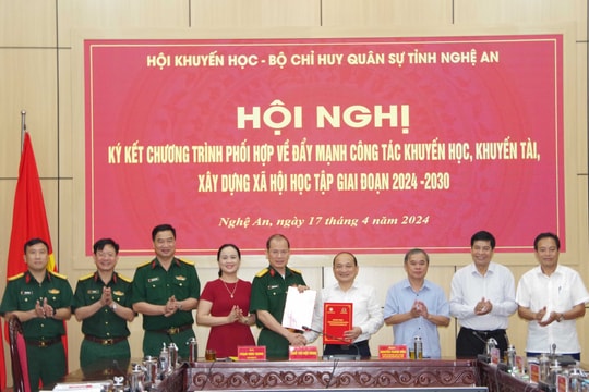 Hội Khuyến học tỉnh và Bộ Chỉ huy Quân sự tỉnh Nghệ An ký kết chương trình phối hợp