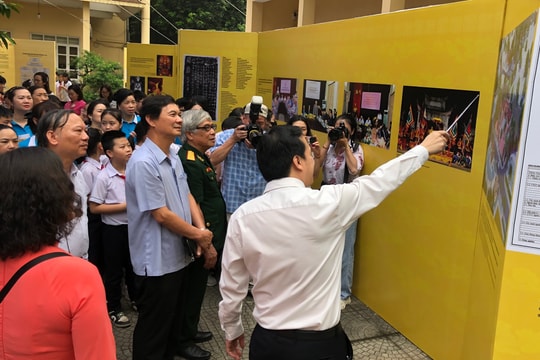 Khai mạc triển lãm 'Ngô Quyền - Anh hùng dân tộc kiệt xuất'