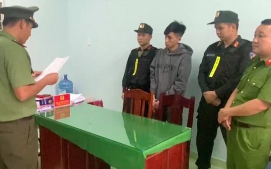 Bắt giam nhóm bảo kê, nổ súng giương oai ở quán karaoke