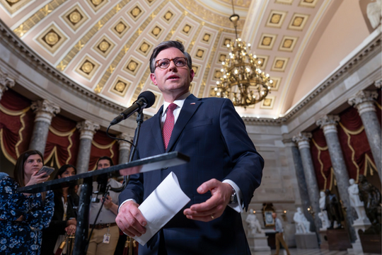 Phản ứng trái chiều khi Hạ viện Mỹ thông qua viện trợ 61 tỷ USD cho Ukraine