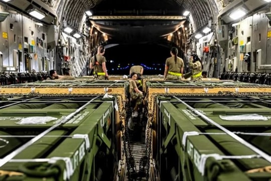 Nhà báo Séc cảnh báo Ukraine về tổn hại từ bước đi mới của Mỹ