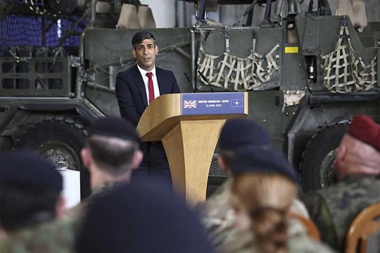 Anh tuyên bố chuyển công nghiệp quốc phòng sang chế độ thời chiến 