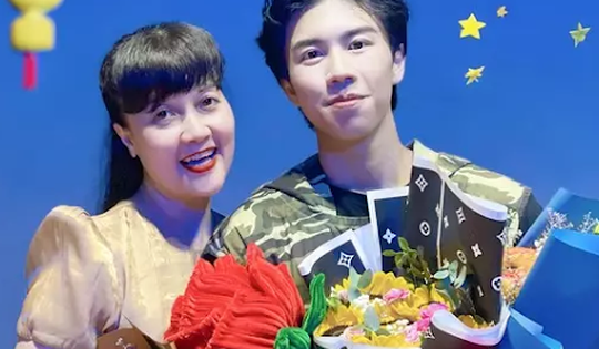 Vân Dung tuổi U50: Có con trai nối nghiệp, cuộc sống nhiều người mơ ước