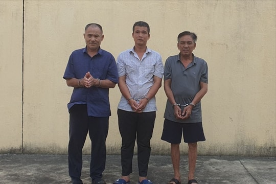 Tạm giữ hình sự 3 đối tượng trộm cắp tấm thép trên đường cao tốc