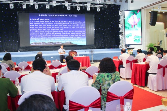 Bồi dưỡng kỹ năng hoạt động cho đại biểu HĐND tỉnh Nghệ An và cấp huyện nhiệm kỳ 2021 - 2026