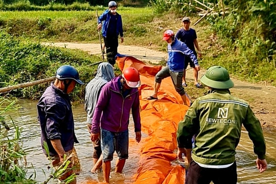 Các huyện vùng cao ngăn suối để chắt nước cứu lúa 
