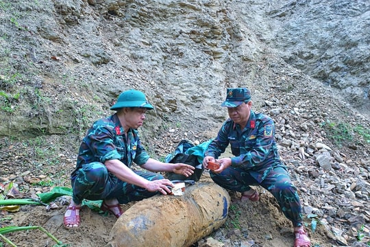  Hủy nổ thành công quả bom nặng 340 kg nguyên kíp nổ được phát hiện tại thành phố Vinh