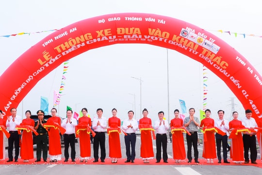 Chính thức thông tuyến đường bộ cao tốc Bắc-Nam từ Hà Nội về TP Vinh
