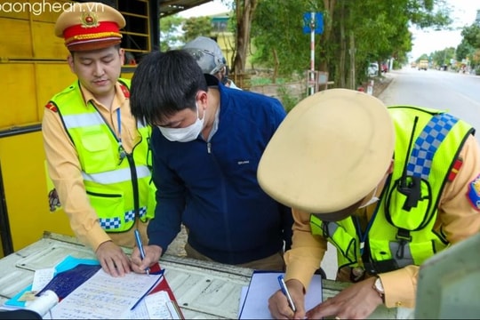 Nghệ An xử lý trên 2 nghìn trường hợp vi phạm giao thông trong dịp nghỉ lễ 30/4 -1/5