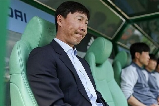 Truyền thông Hàn Quốc tiết lộ ‘điều đáng lo’ về tân huấn luyện viên tuyển Việt Nam; Cựu danh thủ MU nguy cơ ngồi tù 2 năm