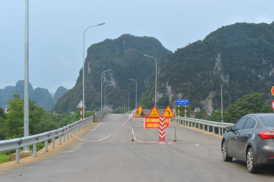 Cầu Thanh Nam (Con Cuông) chưa thể lưu thông do vướng giải phóng mặt bằng