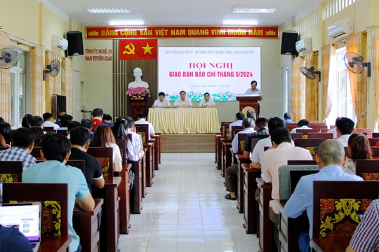 Phát huy trách nhiệm của người làm báo khi tham gia các diễn đàn trên không gian mạng