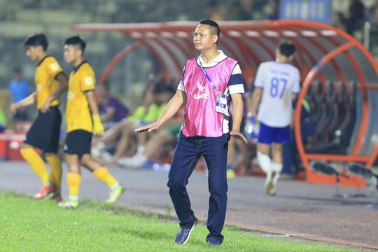 'Lần đầu tiên' của cựu cầu thủ Sông Lam Nghệ An