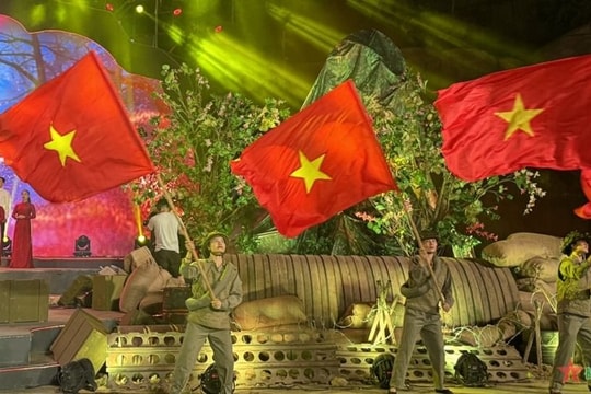 Lắng đọng Cầu truyền hình đặc biệt 'Dưới lá cờ Quyết thắng' kỷ niệm 70 năm Chiến thắng Điện Biên Phủ