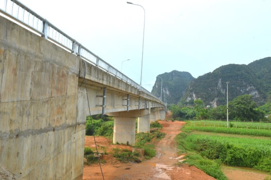 Dự án cầu Thanh Nam, huyện Con Cuông đã có 2/3 hộ dân nhận tiền đền bù di dời 