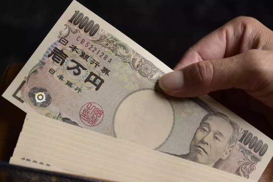 Vàng vẫn ở đỉnh cao kỷ lục; Yen Nhật dự báo một tuần giao dịch khởi sắc