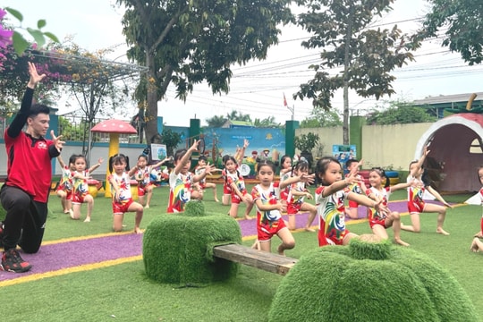 Còn nhiều bất cập, vướng mắc trong việc triển khai mô hình trường tiên tiến