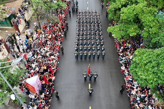 Những hình ảnh ấn tượng tại lễ diễu binh, diễu hành kỷ niệm 70 năm chiến thắng Điện Biên Phủ