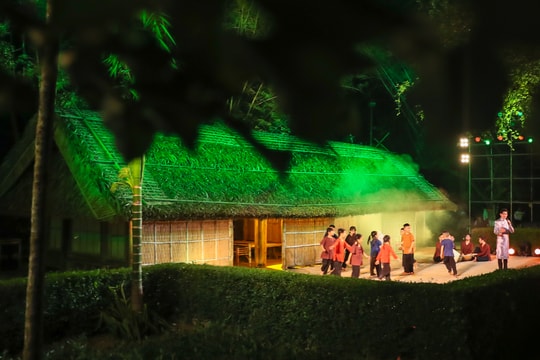 Xúc động cầu truyền hình 'Làng Sen nuôi chí lớn' nhân Kỷ niệm 134 năm Ngày sinh Chủ tịch Hồ Chí Minh