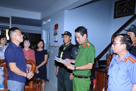 Khởi tố 23 bị can trong đường dây buôn lậu hơn 200 triệu lít xăng