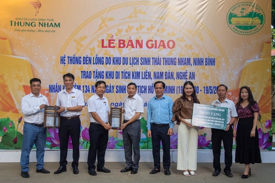 Hơn 500 đèn lồng được trao tặng cho Khu Di tích Quốc gia đặc biệt Kim Liên