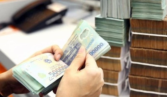 Chính phủ chỉ đạo khẩn trương hoàn thiện hồ sơ báo cáo Bộ Chính trị về cải cách tiền lương