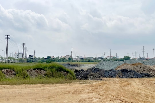 Huyện Hưng Nguyên đối thoại với các hộ dân trước khi cưỡng chế bàn giao đất cho nhà đầu tư thực hiện Dự án VSIP 