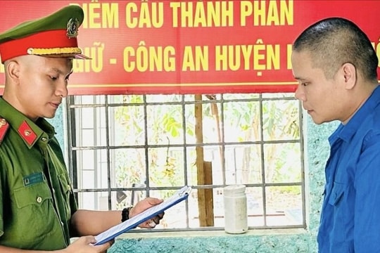 Bắt giam đối tượng dùng clip 'nóng' để tống tiền