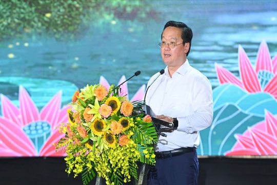 Chủ tịch UBND tỉnh Nghệ An: Lễ hội Làng Sen là dịp giới thiệu, quảng bá về văn hoá, mảnh đất, con người xứ Nghệ đến bạn bè trong nước và quốc tế