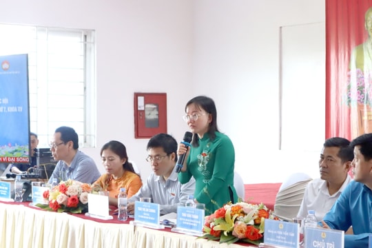 Đại biểu Quốc hội tỉnh Nghệ An tiếp xúc cử tri công nhân, lao động