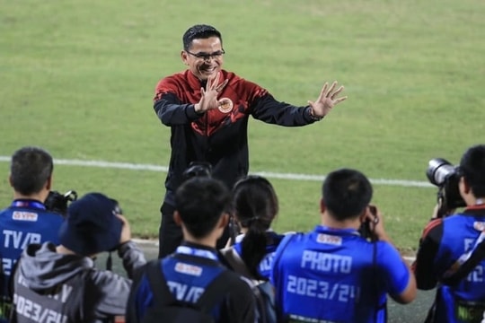 Rời Việt Nam, HLV Kiatisak nhận ‘nhiệm vụ đặc biệt’; VFF bổ nhiệm người mới thay HLV Hoàng Anh Tuấn