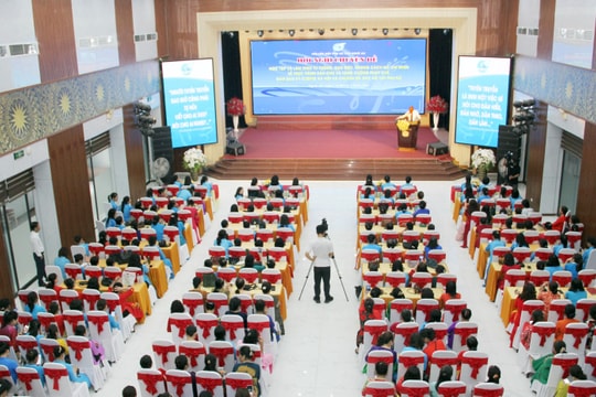 Hơn 300 phụ nữ Nghệ An tham gia chuyên đề 'Bác Hồ với phụ nữ Việt Nam'